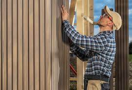 How To Choose The Right Materials for Your Siding Installation in 'Wood River, IL